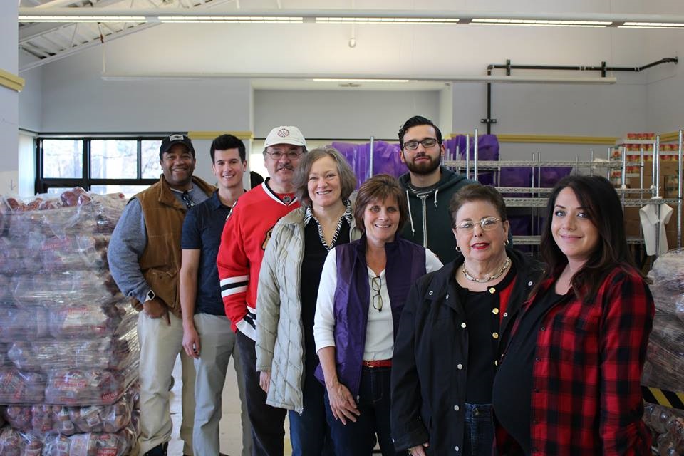 Glazer Thanksgiving food distribution