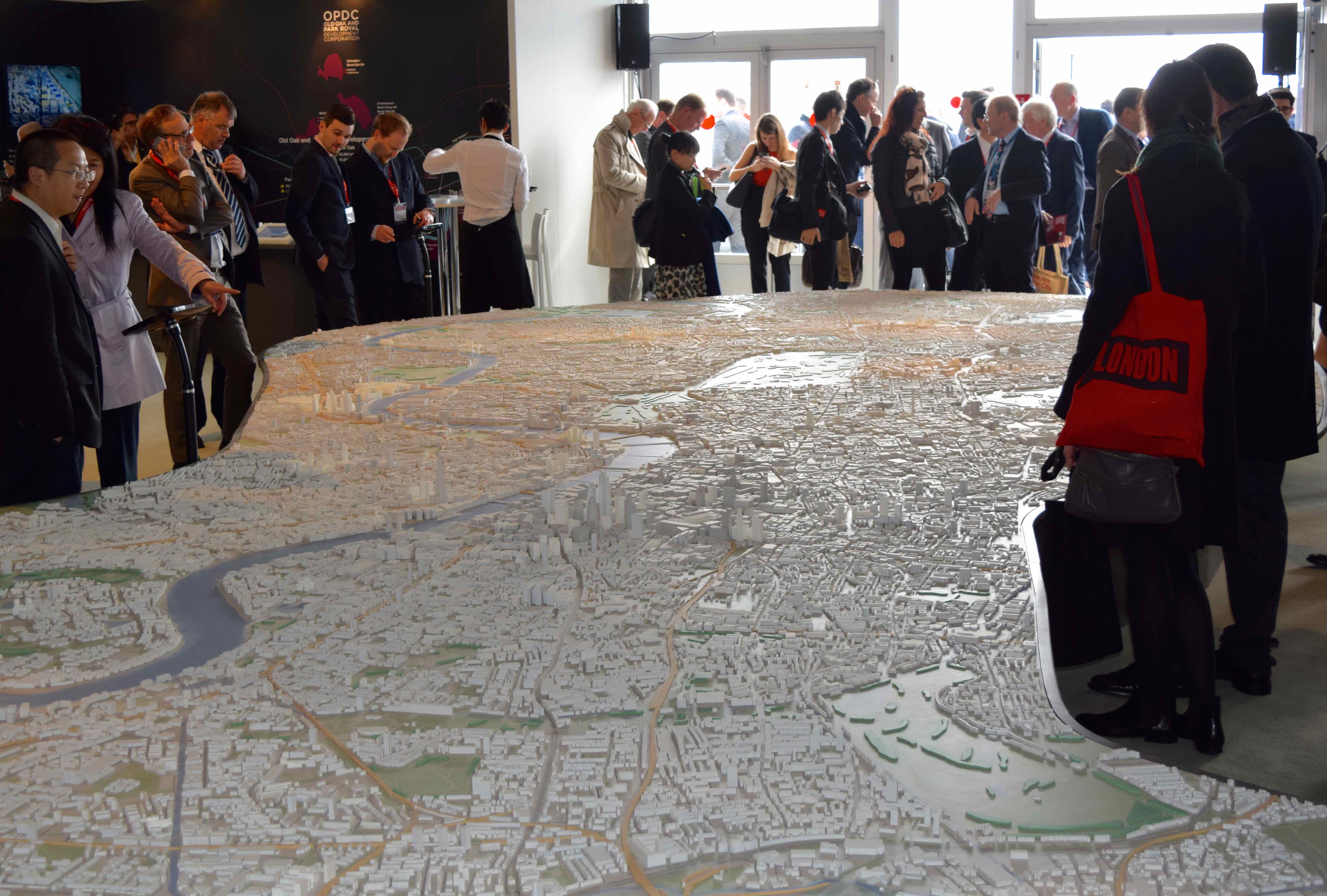 London's pavilion featured a scale model of the Thames River district. It took up a quarter of the pavilion.