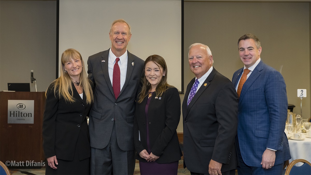 Photo of Sharon Gorrell, Illinois Governor Bruce Rauner, Ayumi DeLoney, Gary Clayton and Matt Difanis.