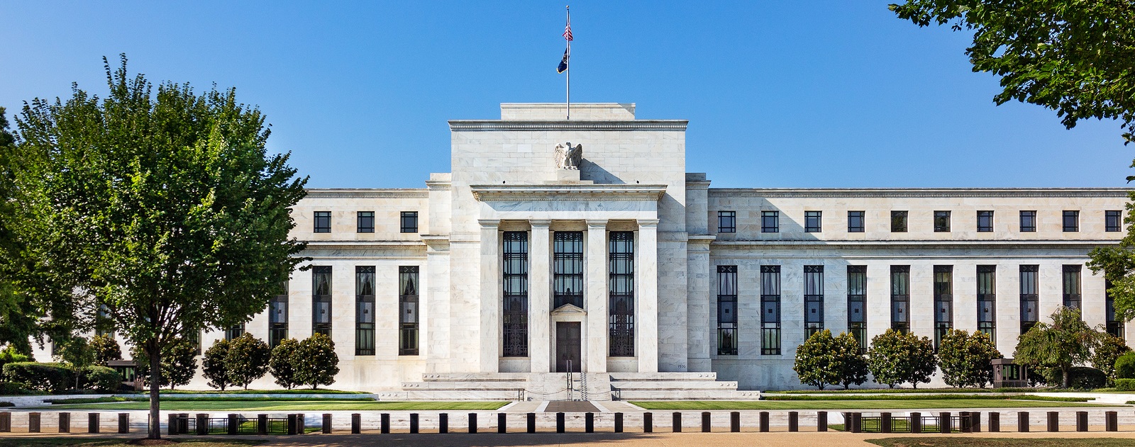 Photo of the Federal Reserve Building in DC